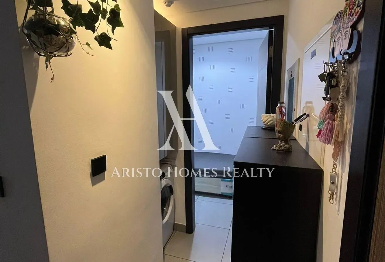 1 BHK +STUDY/MAIDS | POOL VIEW | BIG LAYOUT