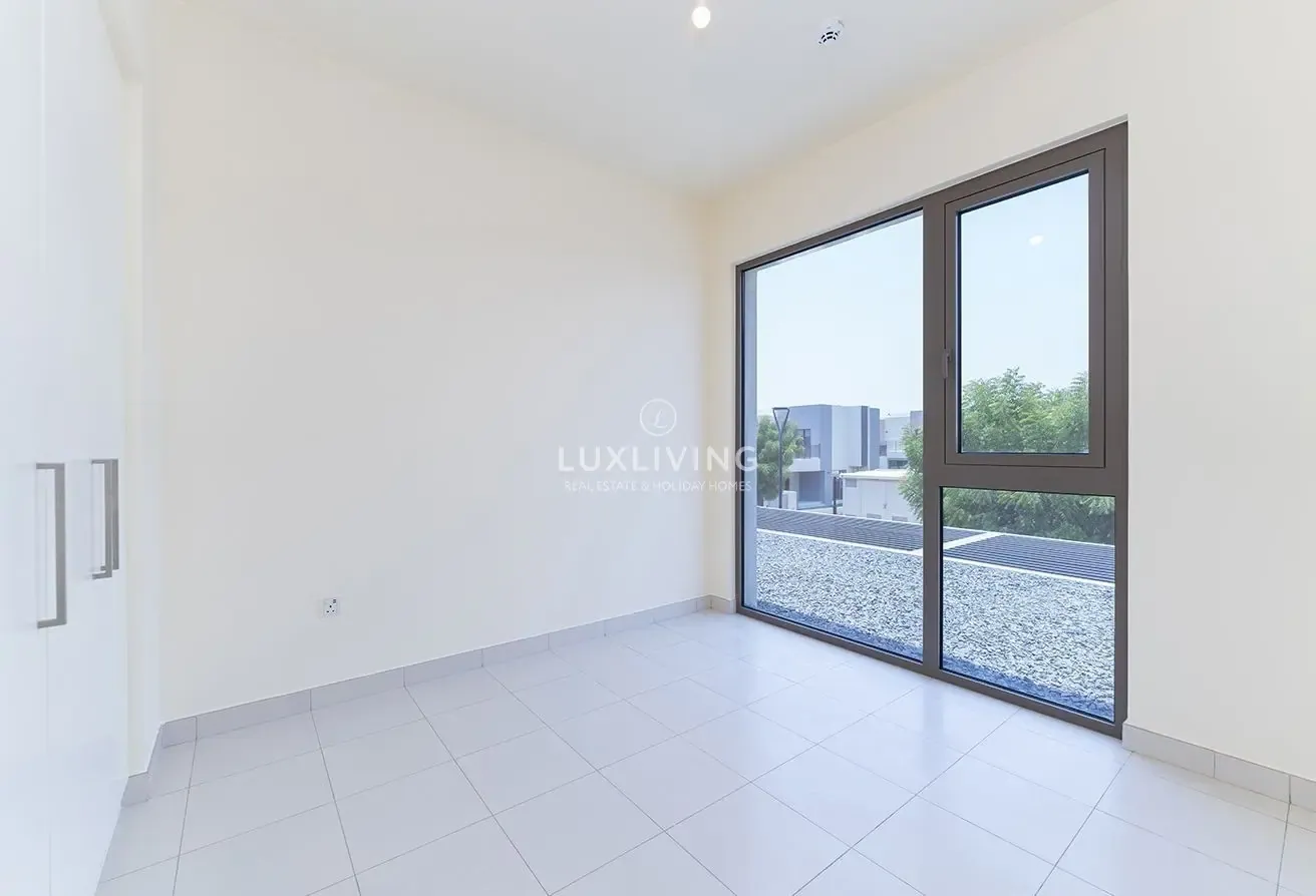 Corner Plot | Best layout | Vacant