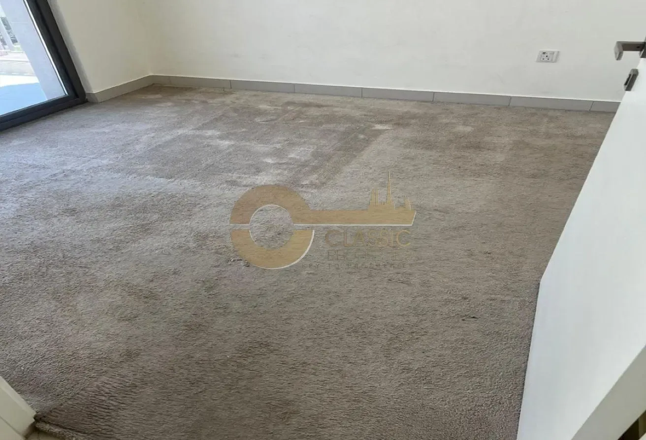 EXPANSIVE VILLA | MAID'S ROOM | SUPER CORNER UNIT