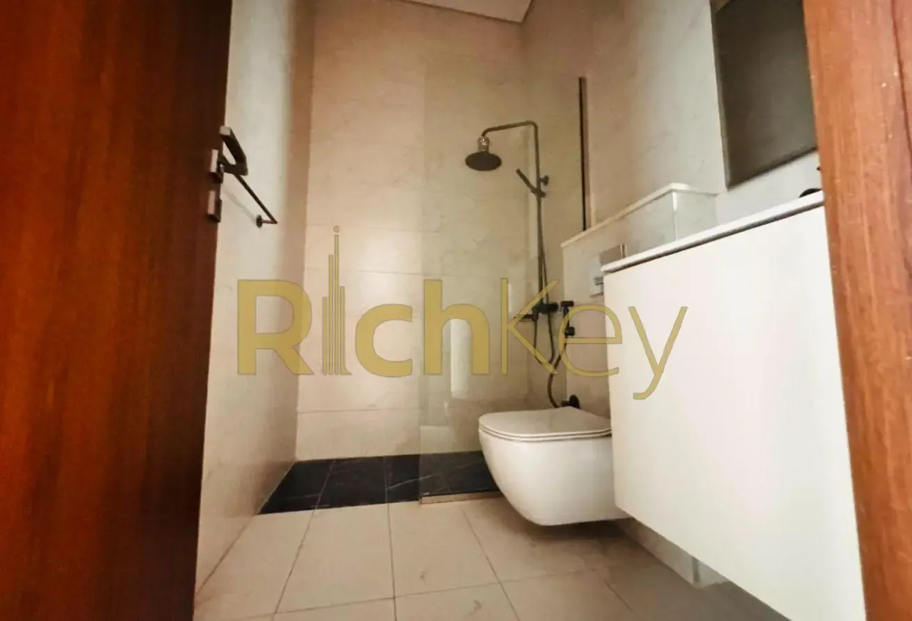 Well Maintained | Fitted Kitchen | Vacant & Ready