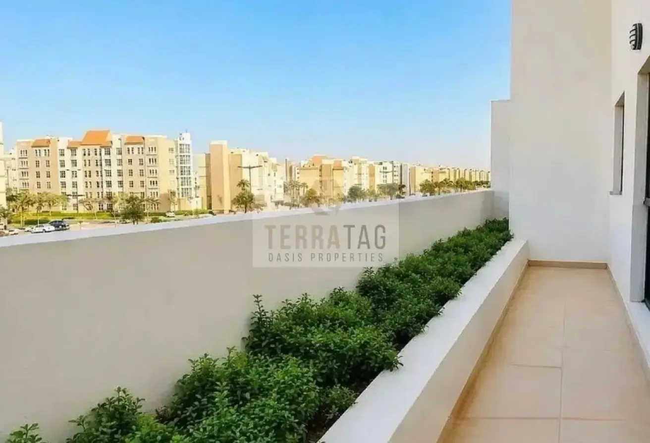 2BHK | Vacant | Near Metro | Chiller Free