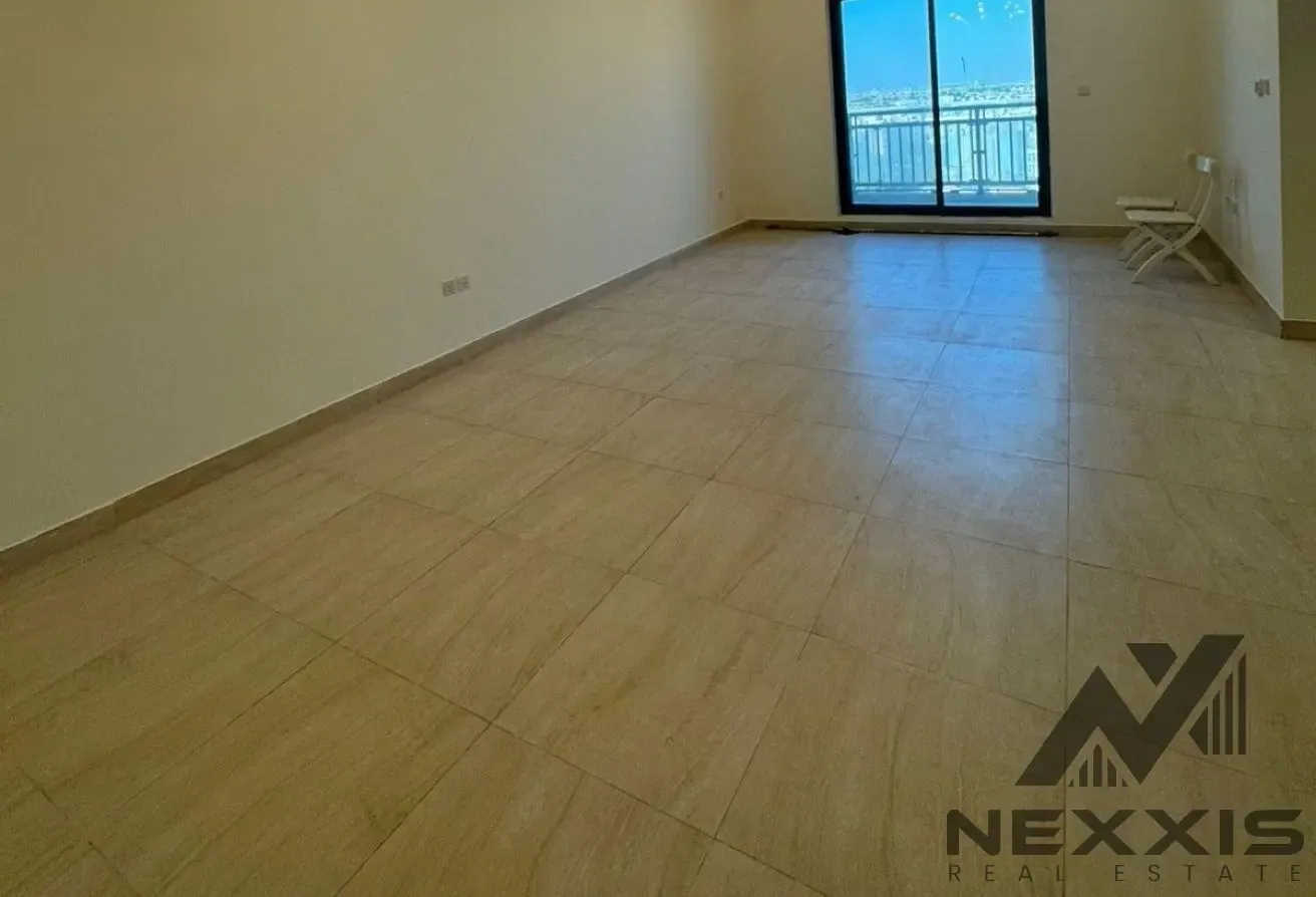 Close Kitchen – Near Metro – Spacious Layout