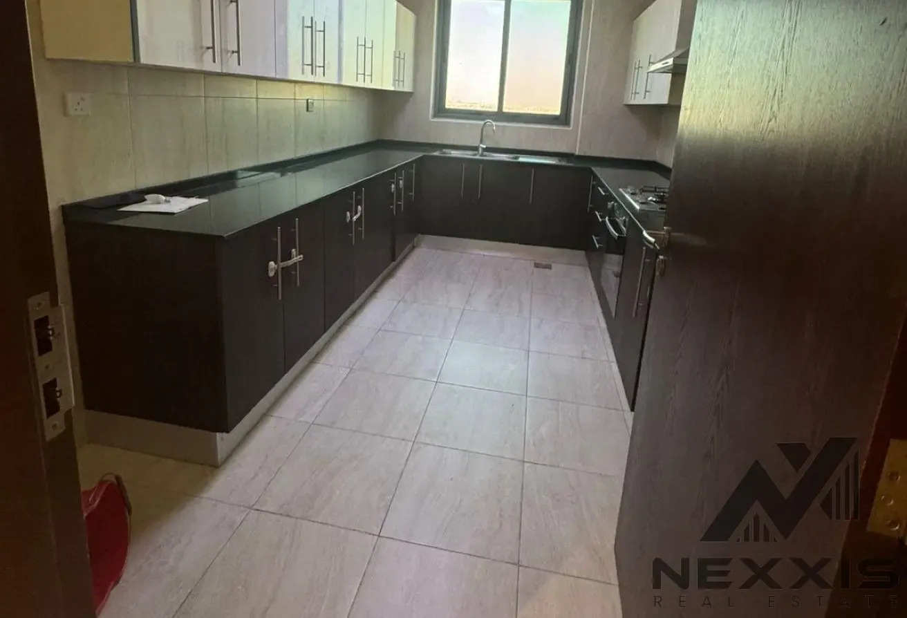 Close Kitchen – Near Metro – Spacious Layout