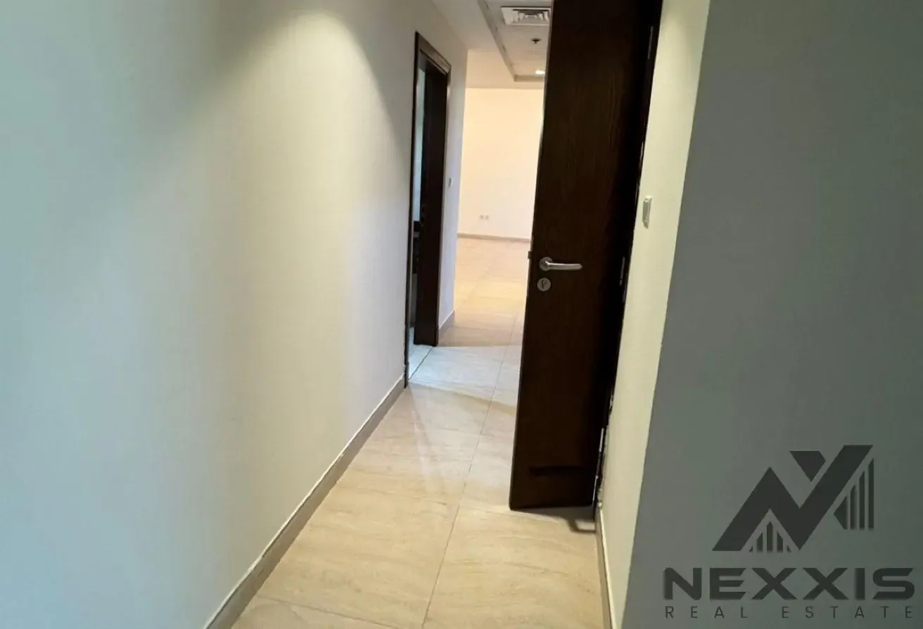 Close Kitchen – Near Metro – Spacious Layout