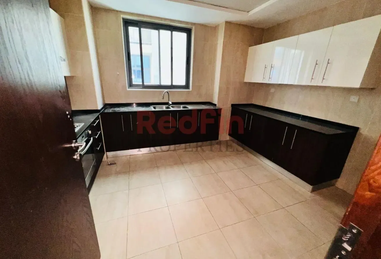 ///Large 2Bedroom/ Closed Kitchen/ Near To Metro//