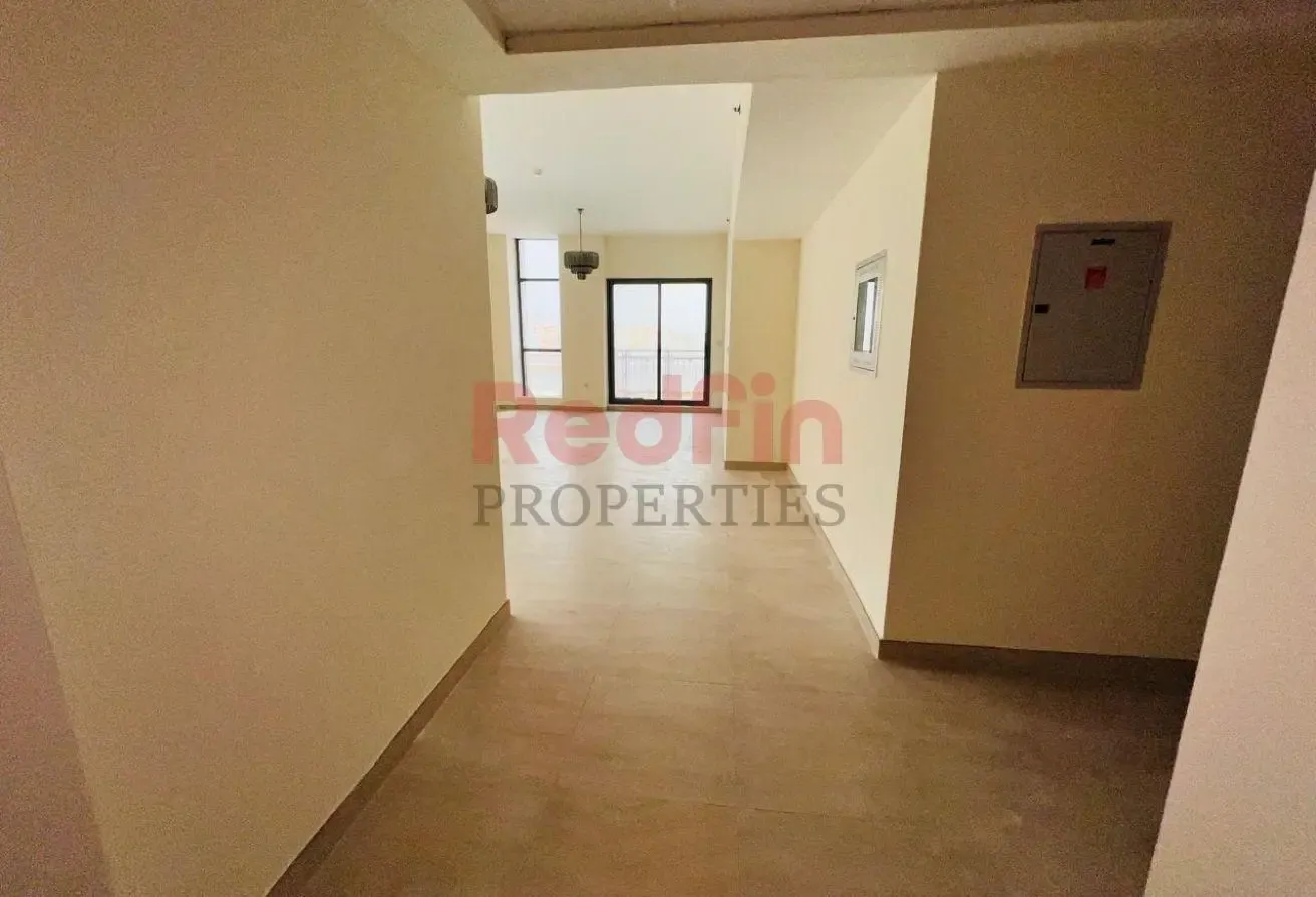 ///Large 2Bedroom/ Closed Kitchen/ Near To Metro//