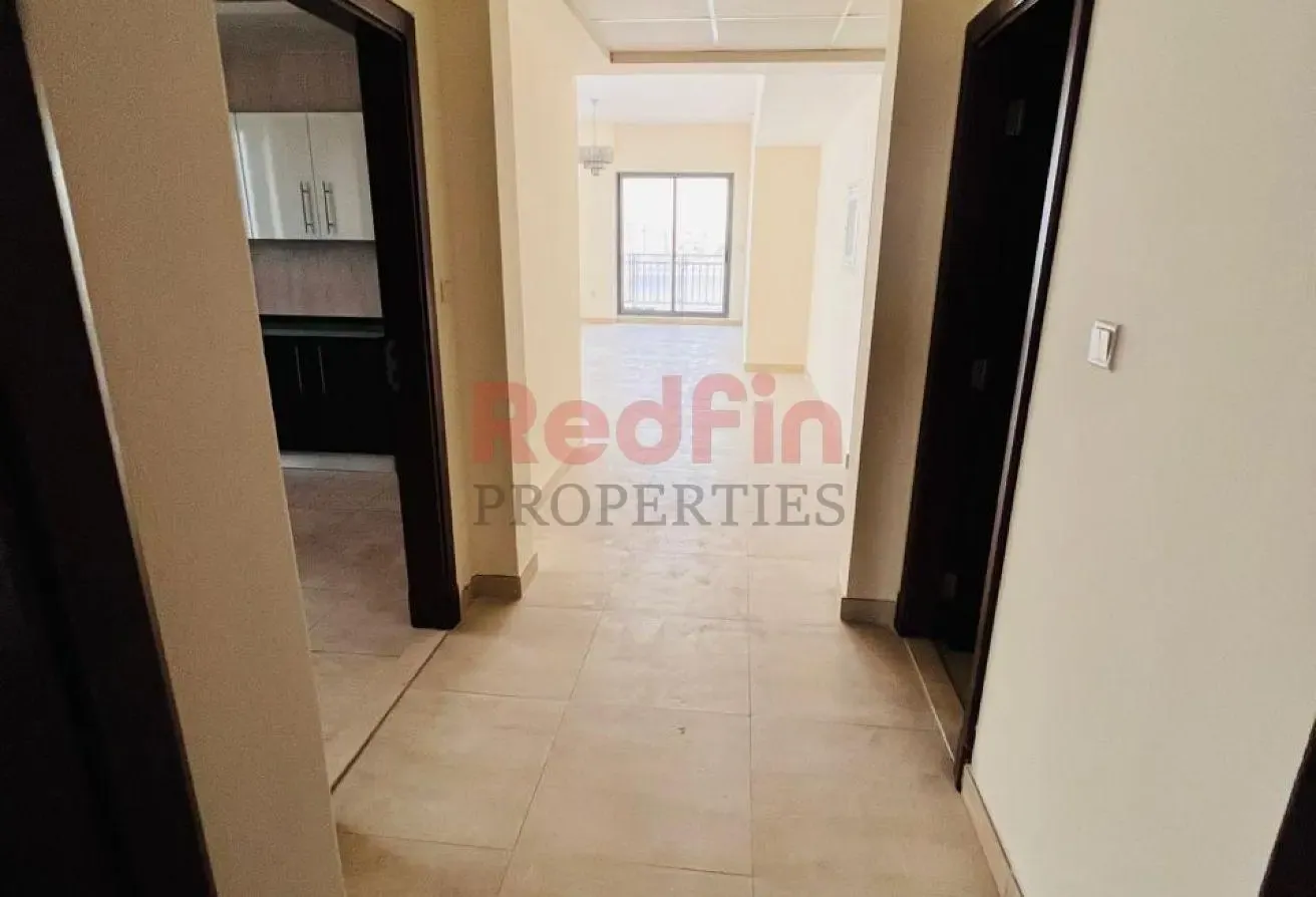 ///Large 2Bedroom/ Closed Kitchen/ Near To Metro//