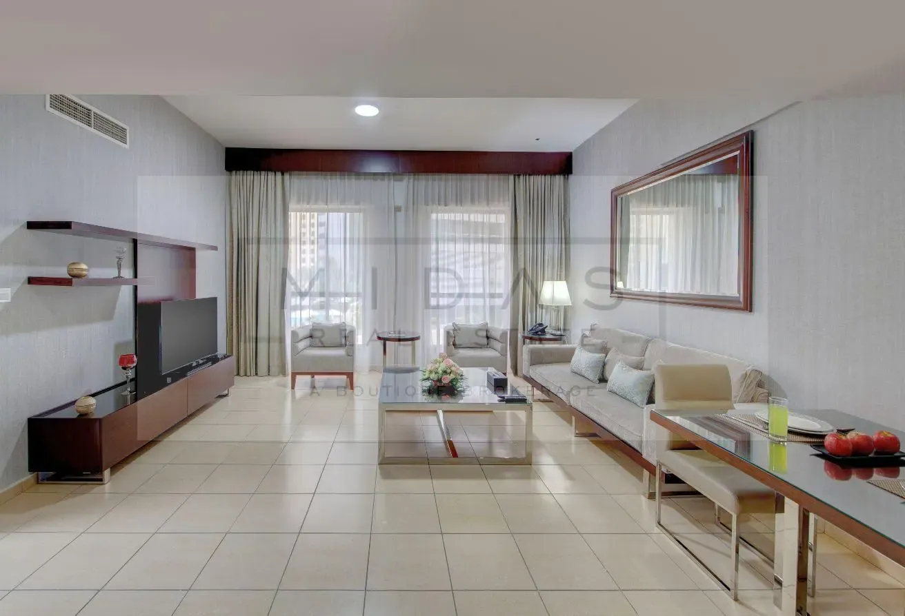 On Offer I City View I Spacious I Balcony