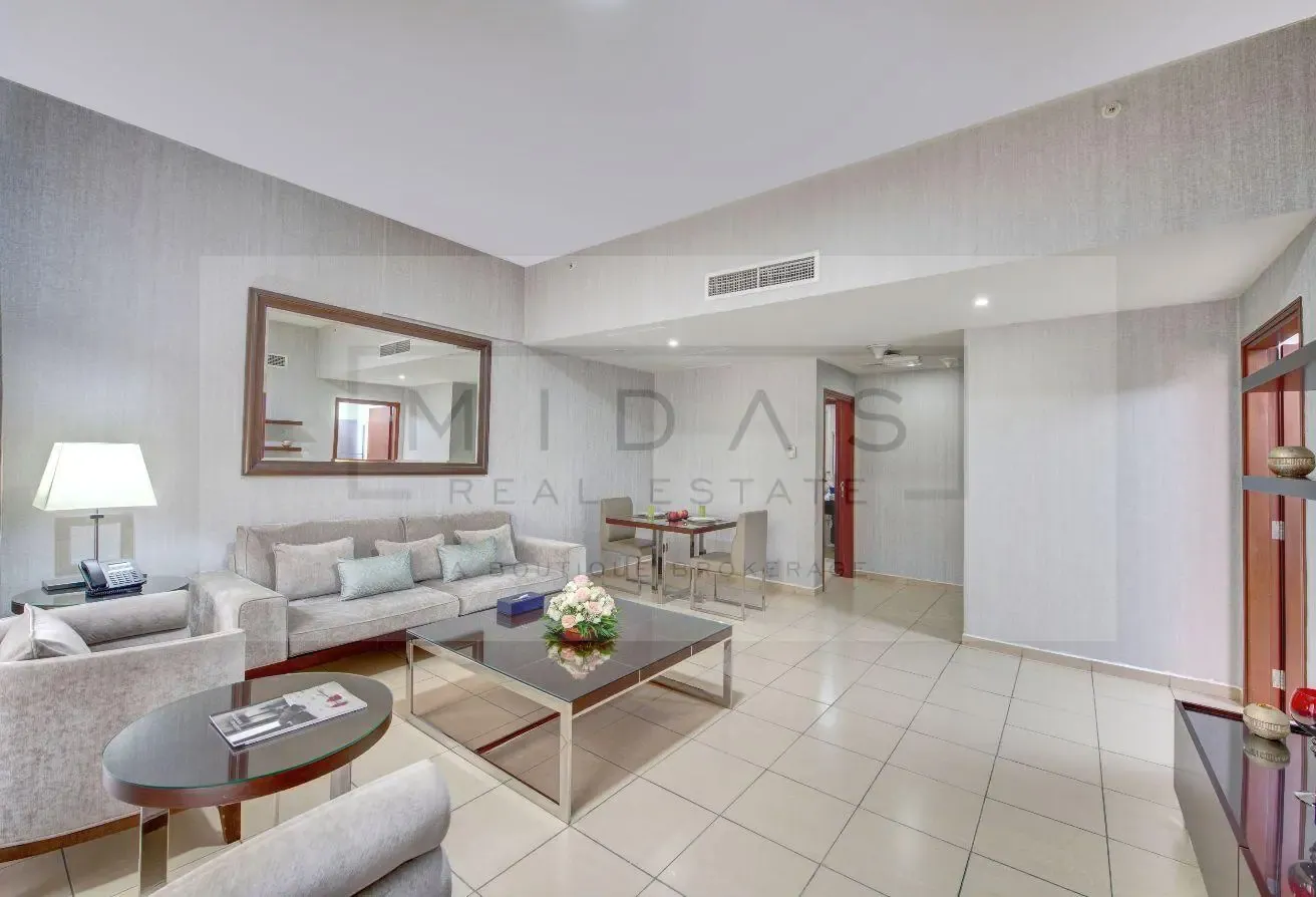 On Offer I City View I Spacious I Balcony