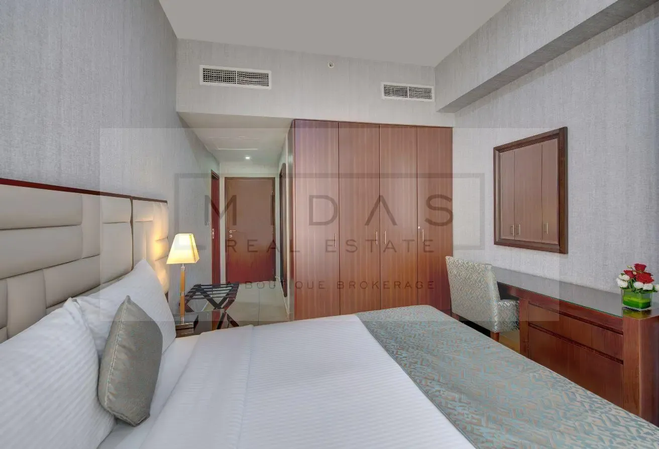 On Offer I City View I Spacious I Balcony