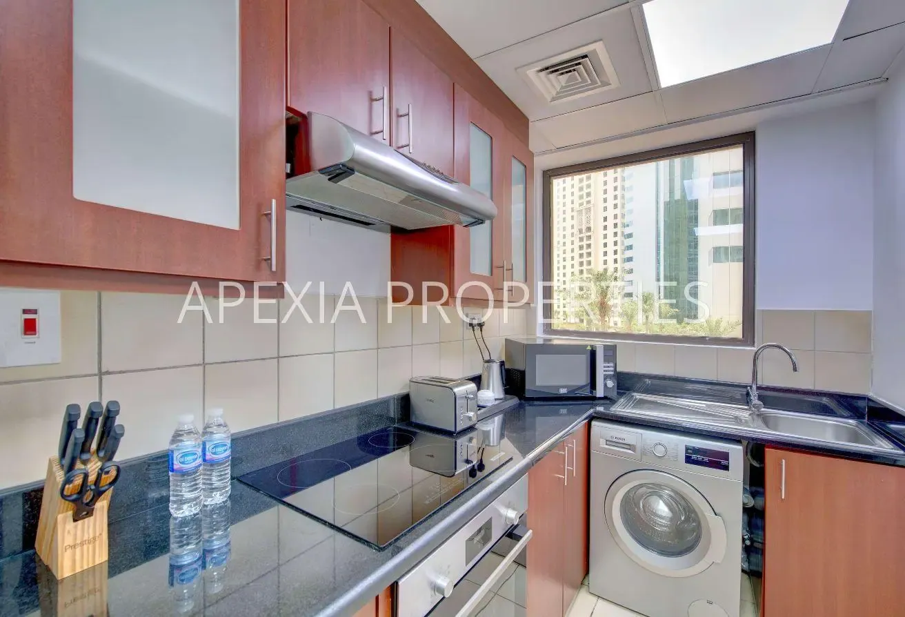 Deluxe 1BR Apartment | Jumeirah Beach Residences