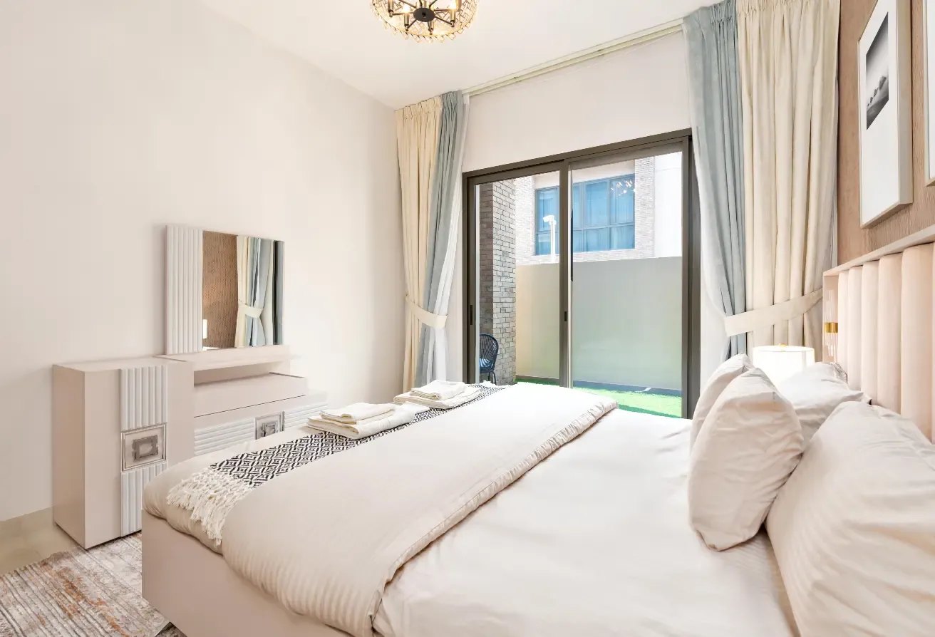 Elegant 1BR + Study | Fully Furnished | Inclusive