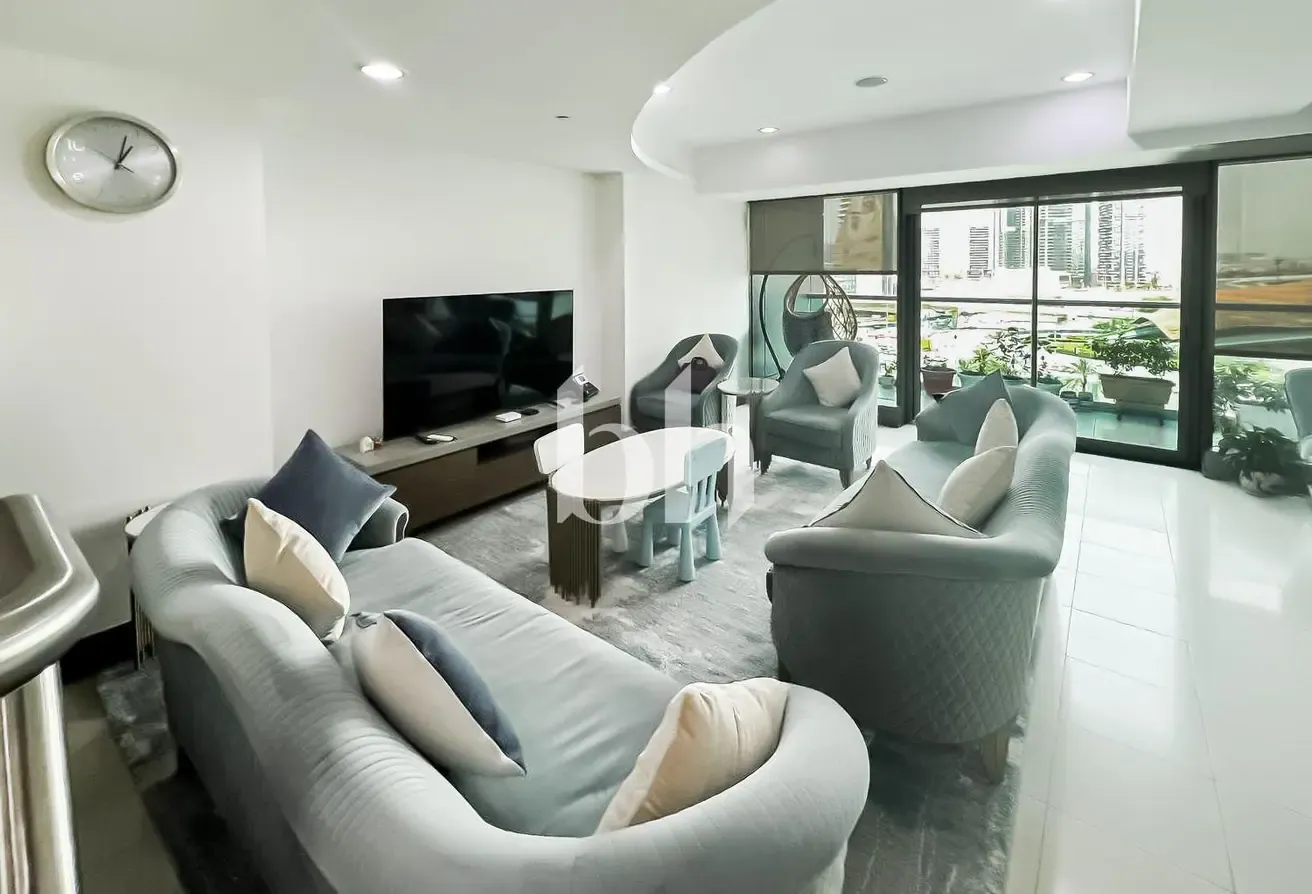Spacious Duplex 2BR | Unfurnished | Frame View