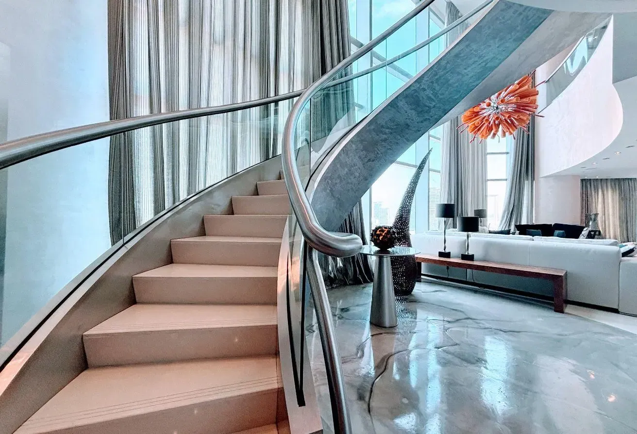 4 Bed Duplex | Vacant | Luxury Furniture