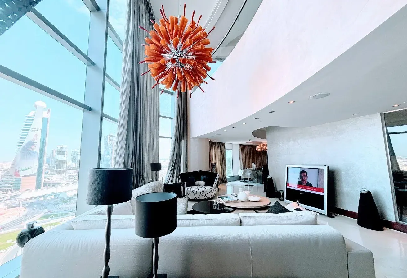 4 Bed Duplex | Vacant | Luxury Furniture