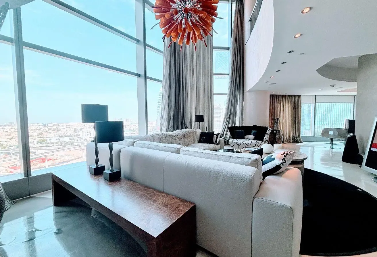 4 Bed Duplex | Vacant | Luxury Furniture