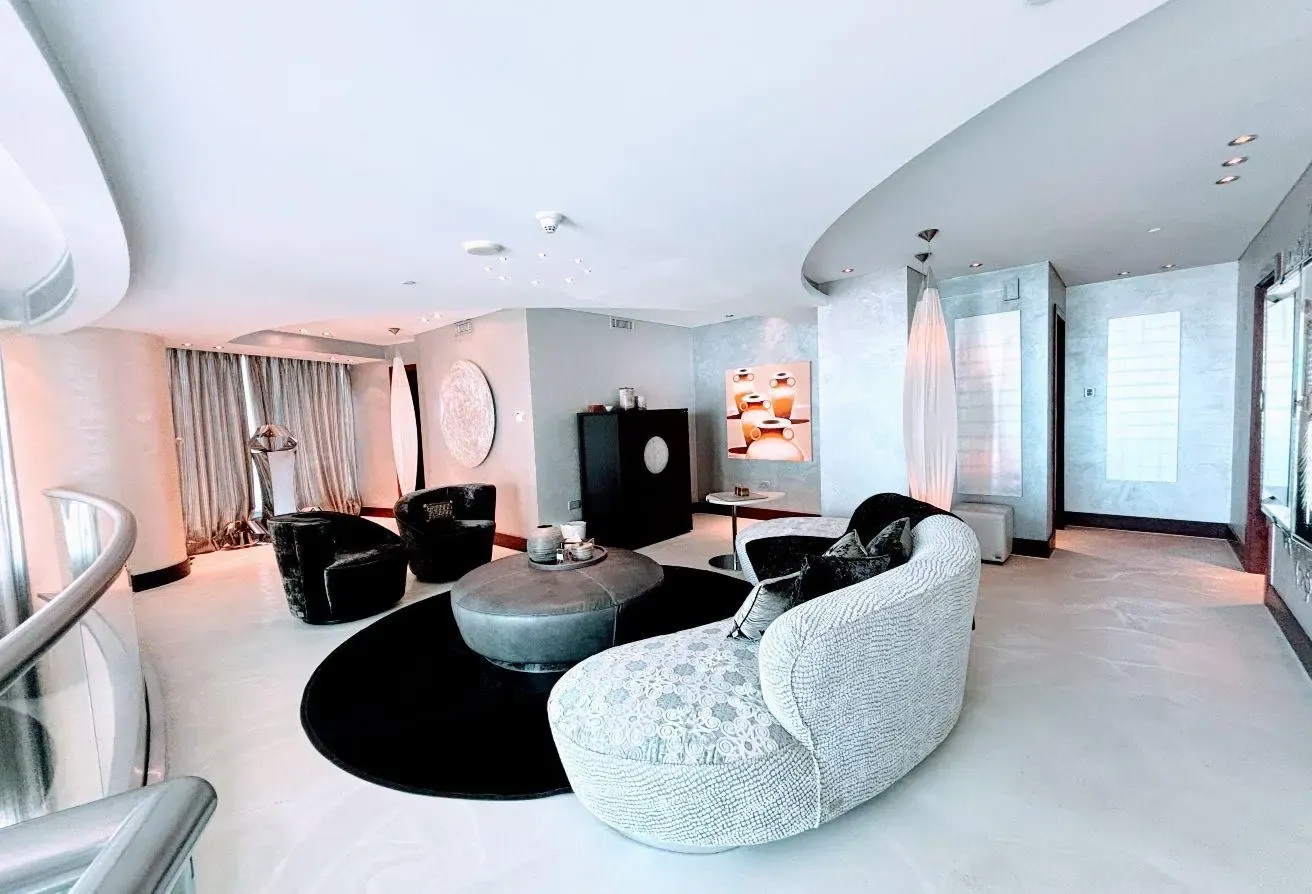 4 Bed Duplex | Vacant | Luxury Furniture