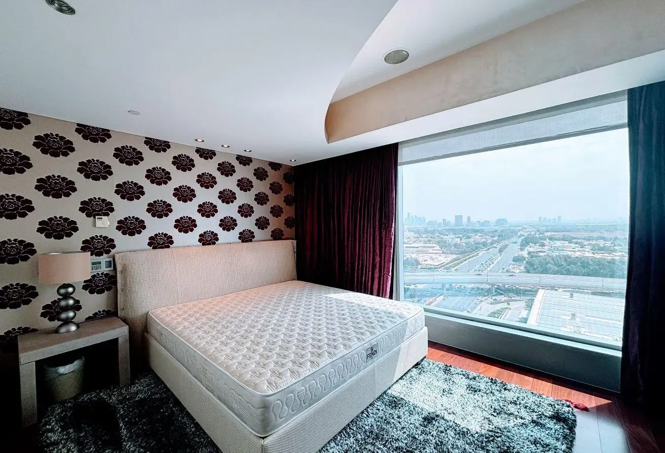 4 Bed Duplex | Vacant | Luxury Furniture
