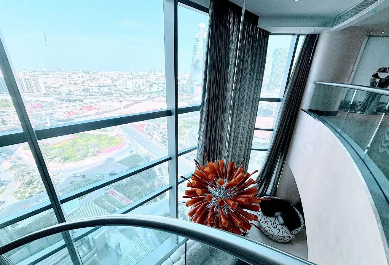 4 Bed Duplex | Vacant | Luxury Furniture