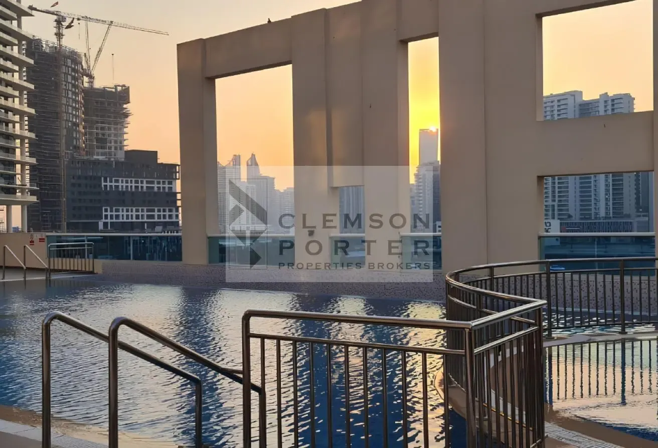 Fully Furnished 1BR l  High floor l Paramount view
