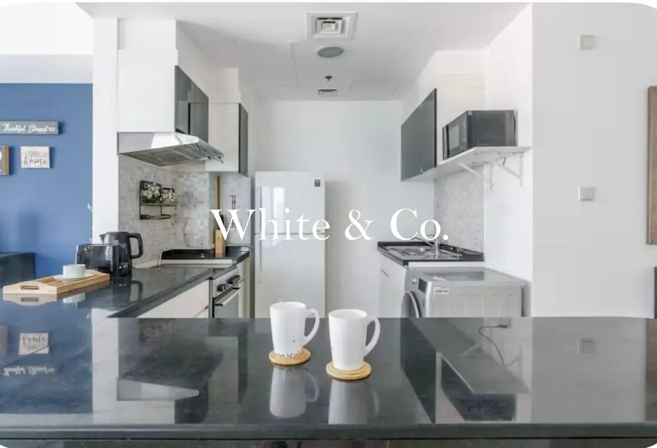 Bright 1BR | Full Canal View | Furnished