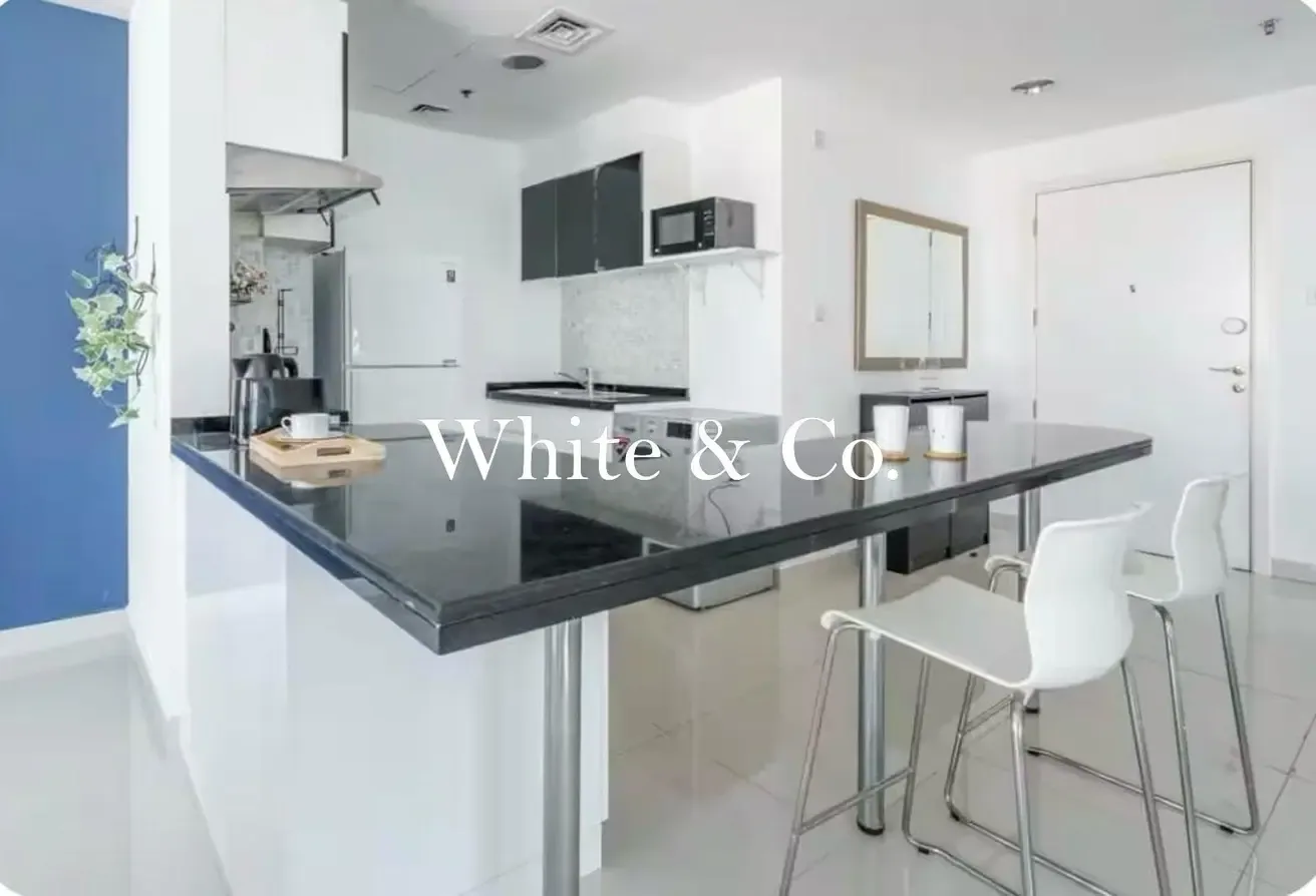 Bright 1BR | Full Canal View | Furnished