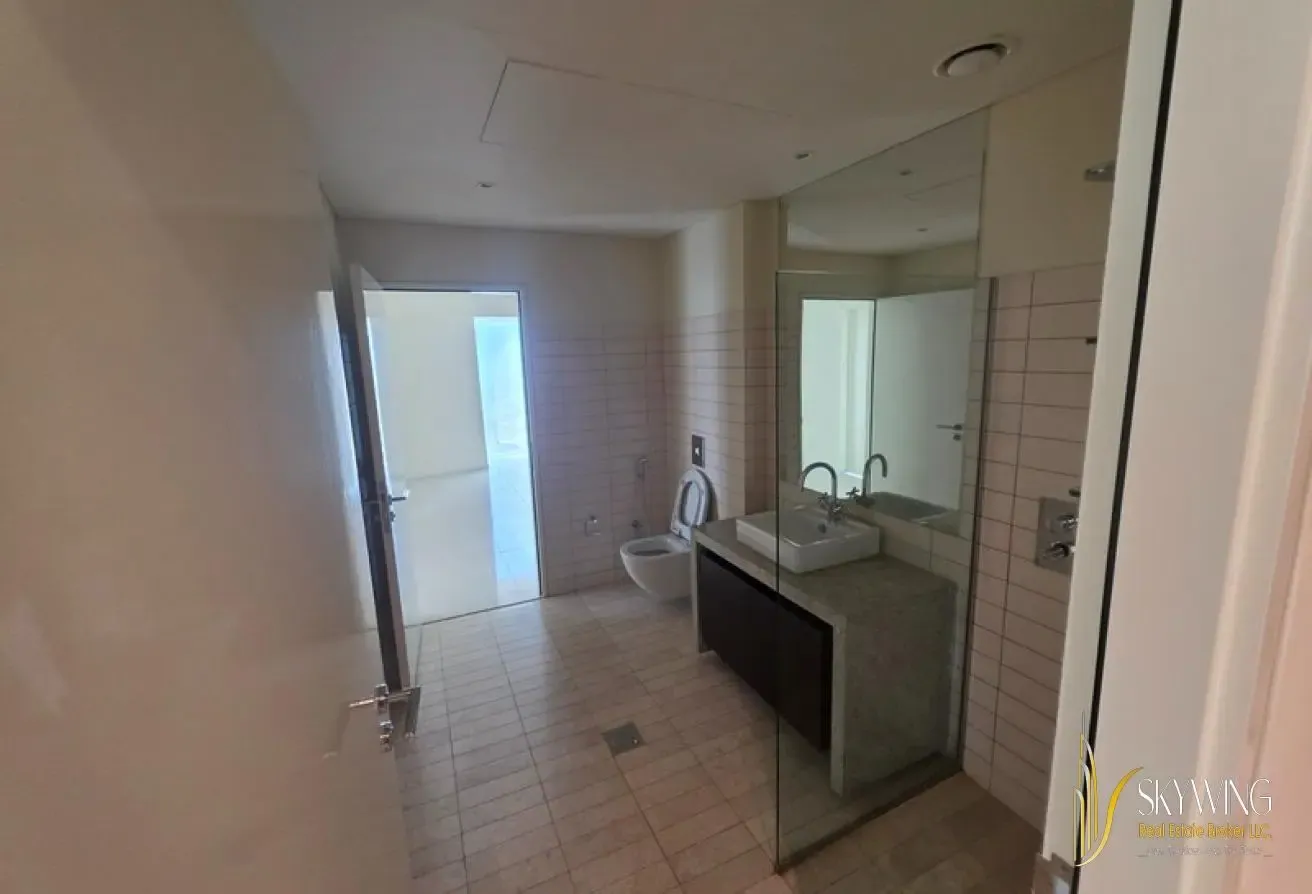 SPACIOUS 2BR | 3 BATHS | HIGH FLOOR