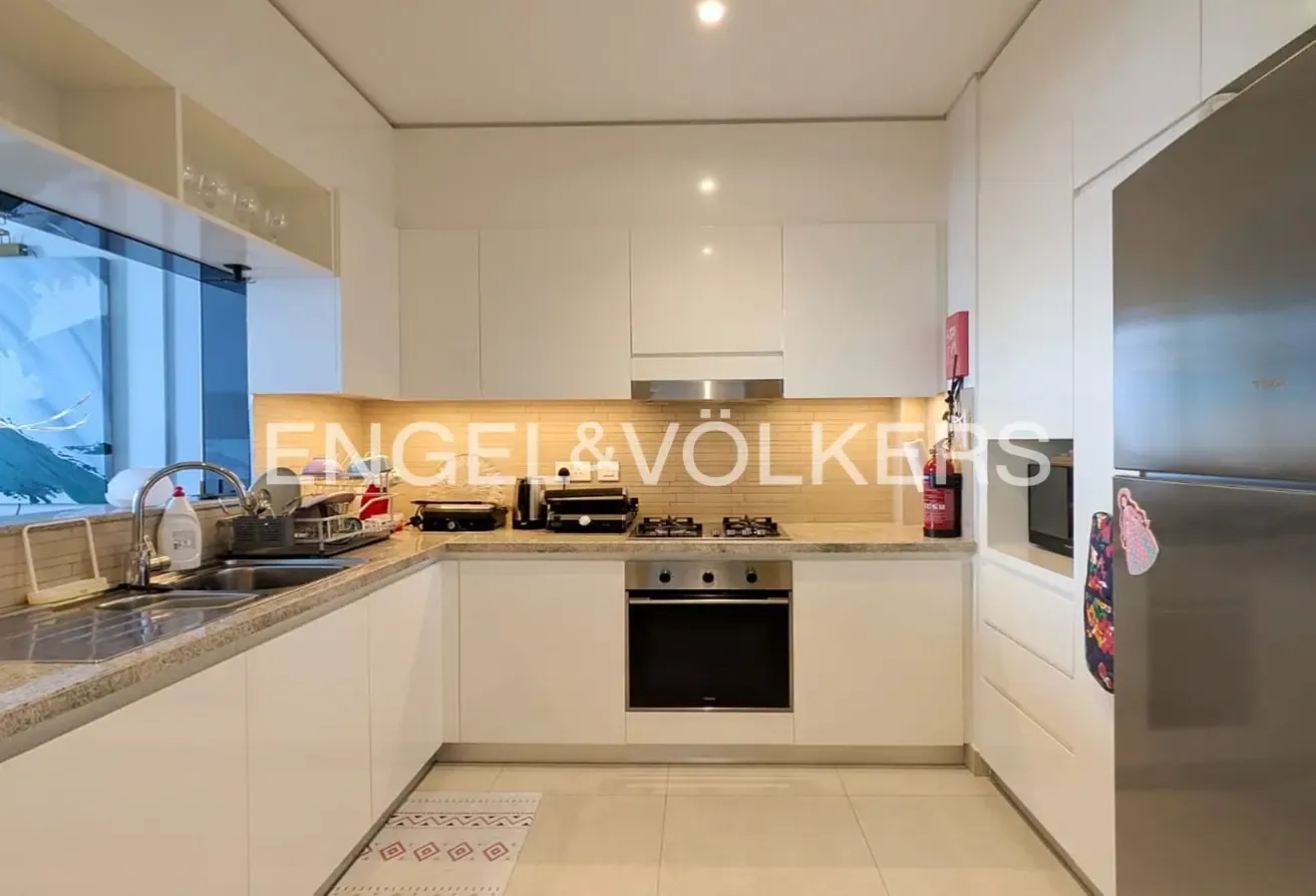 Burj Khalifa View | High Floor | Style & Luxury