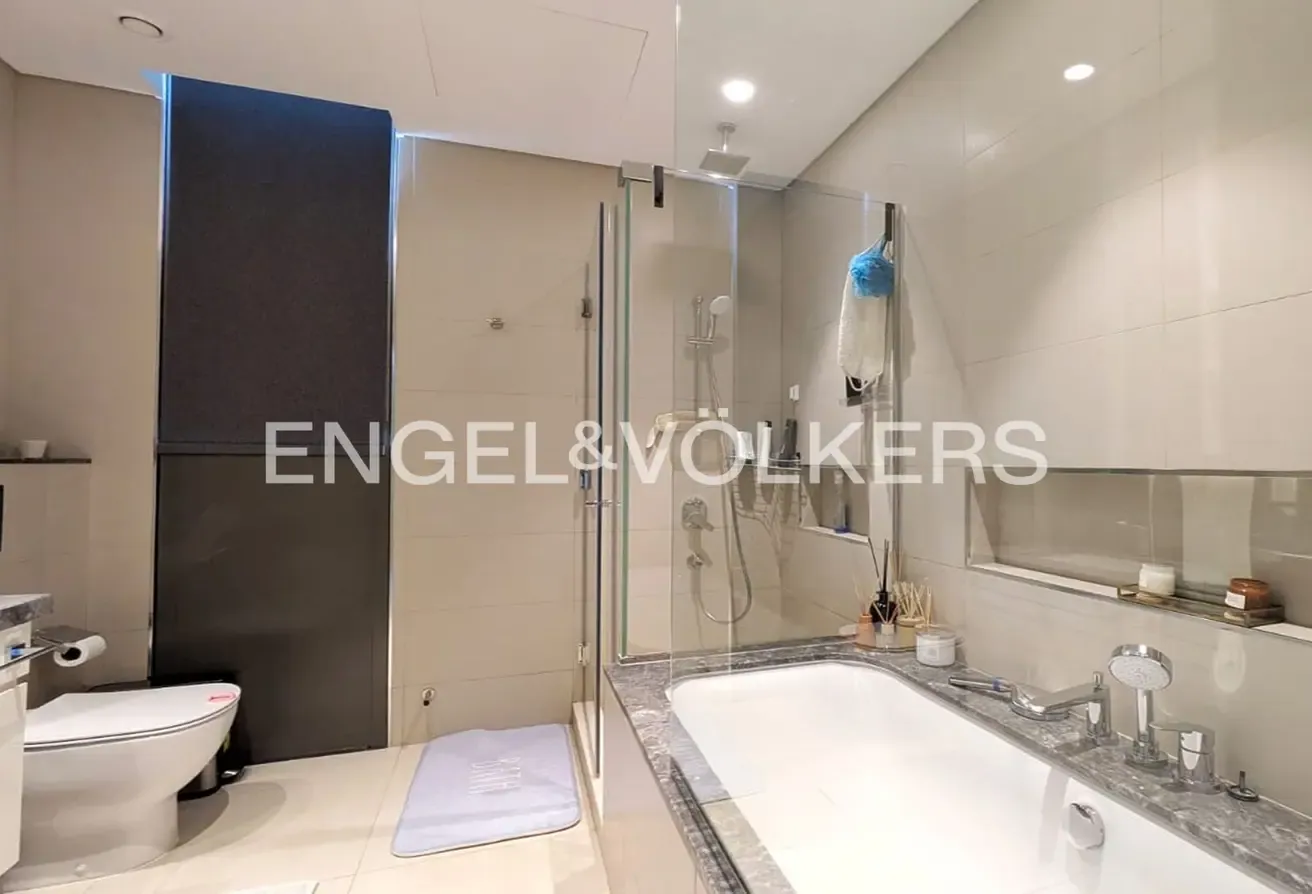 Burj Khalifa View | High Floor | Style & Luxury