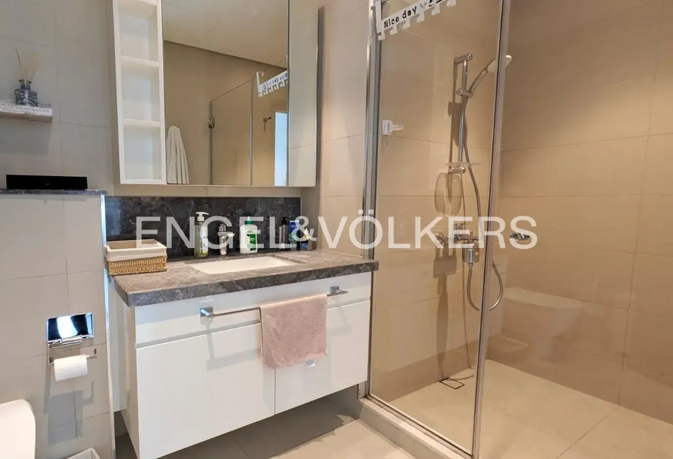 Burj Khalifa View | High Floor | Style & Luxury