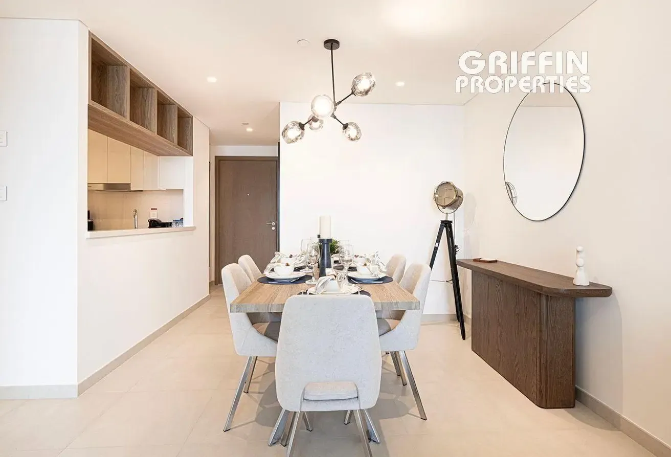 Fully Furnished 2 BED | Burj View | Mid floor