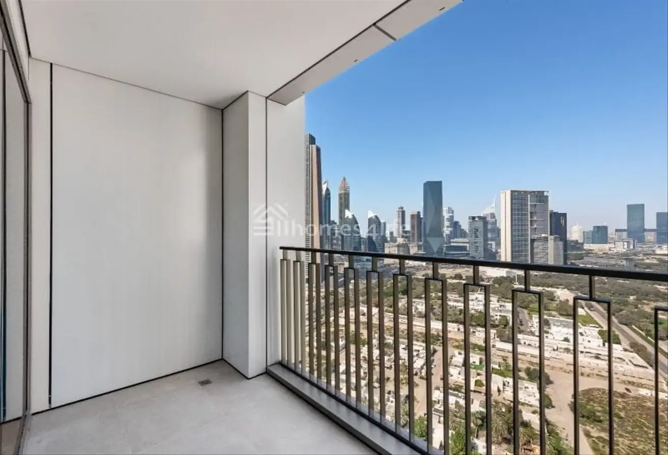 PRIME LOCATION| SPACIOUS LAYOUT | COMMUNITY VIEW