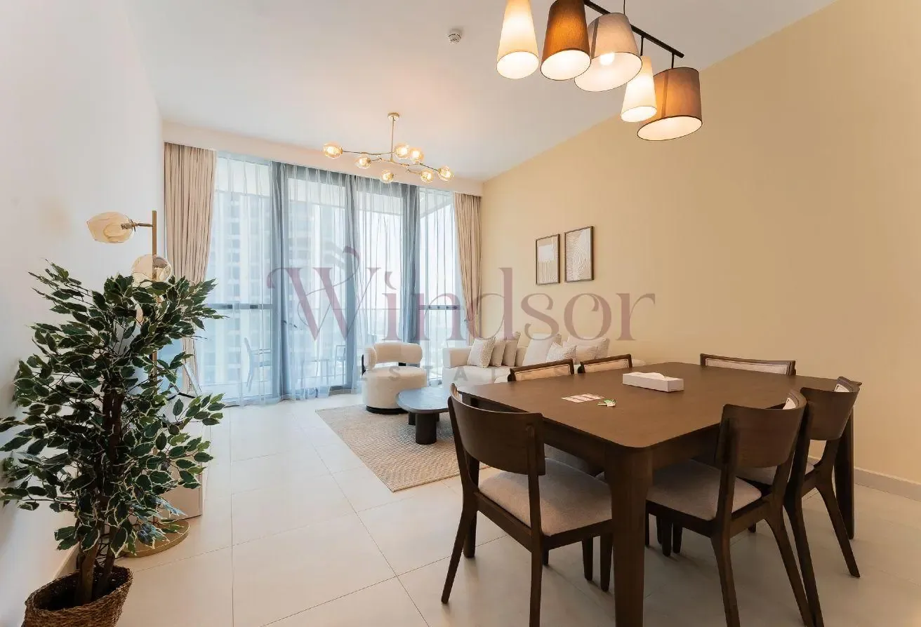 Downtown View | High floor | 12 Cheques