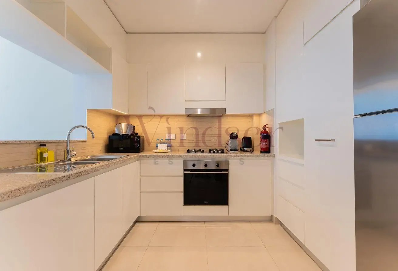 Downtown View | High floor | 12 Cheques