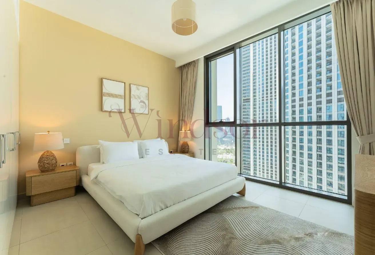 Downtown View | High floor | 12 Cheques