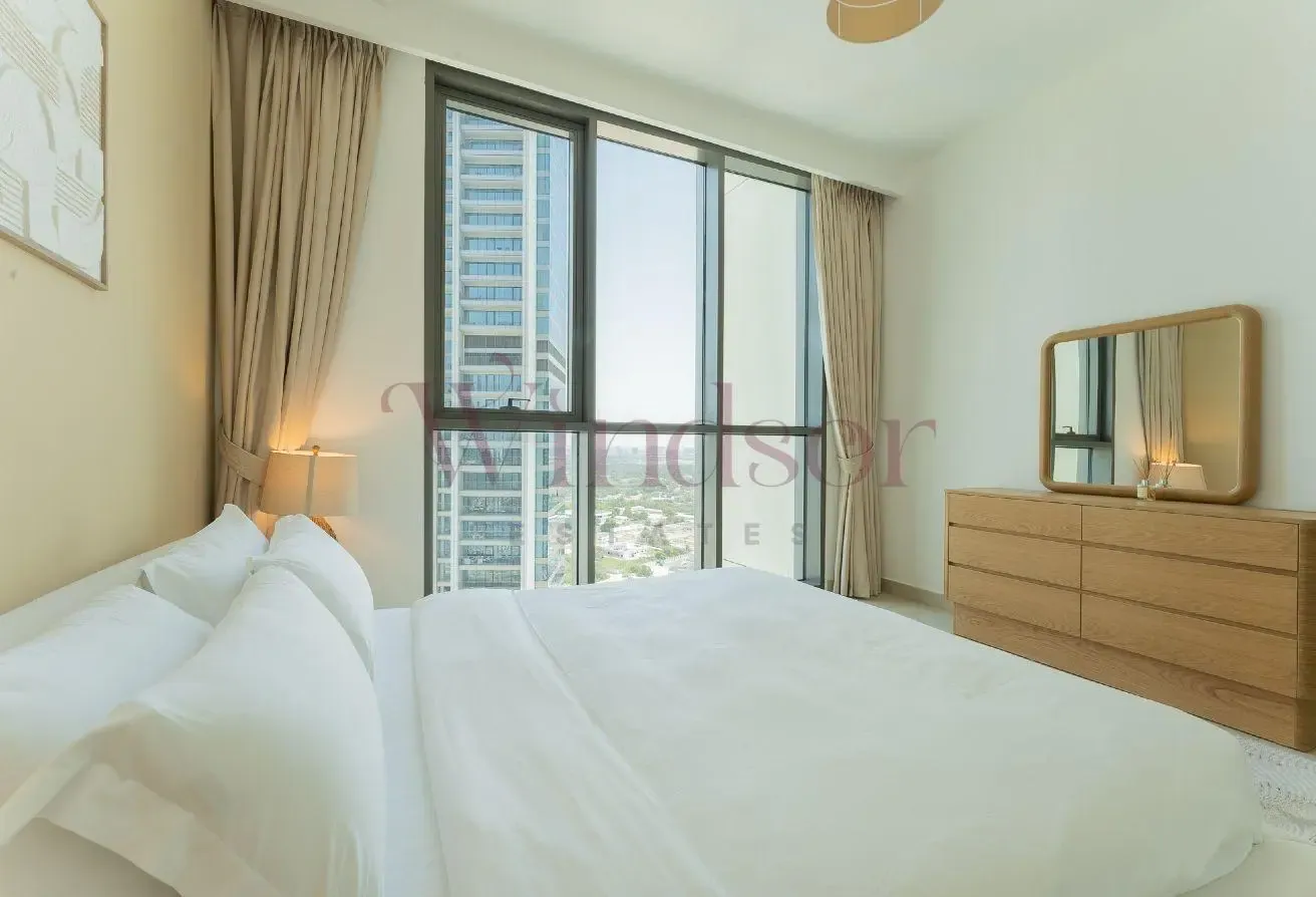Downtown View | High floor | 12 Cheques