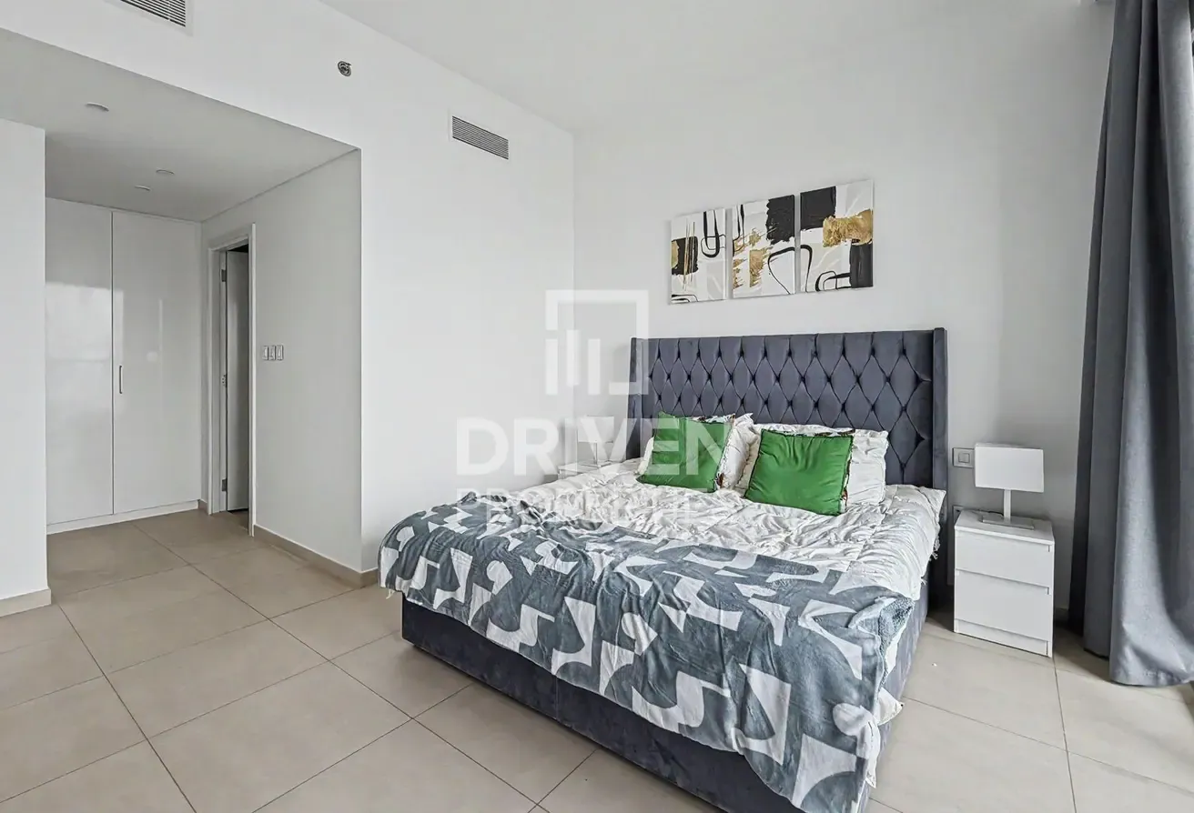 Furnished | Large Layout | Stunning Views