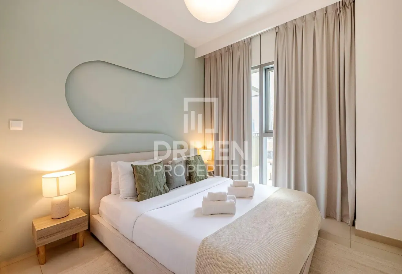 Burj Khalifa View | Luxurious and Furnished