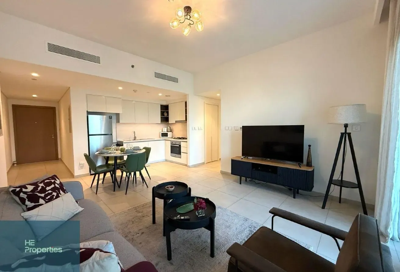 FULLY FURNISHED | VACANT | CHILLER FREE