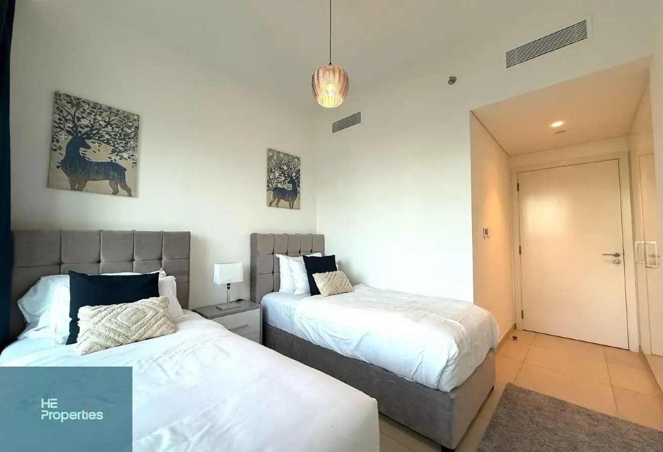 FULLY FURNISHED | VACANT | CHILLER FREE
