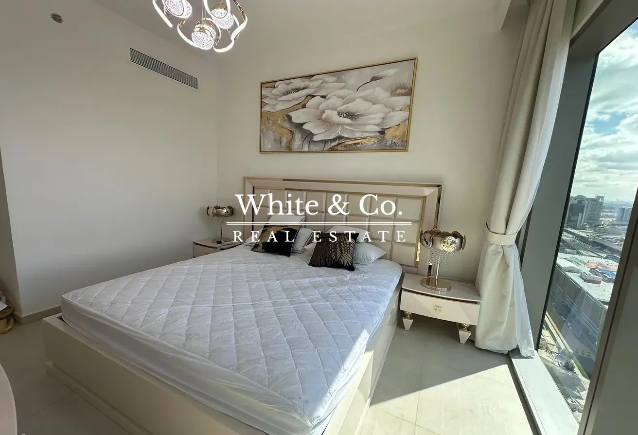 UPGRADED 2 BED | FURNISHED | AVAILABLE