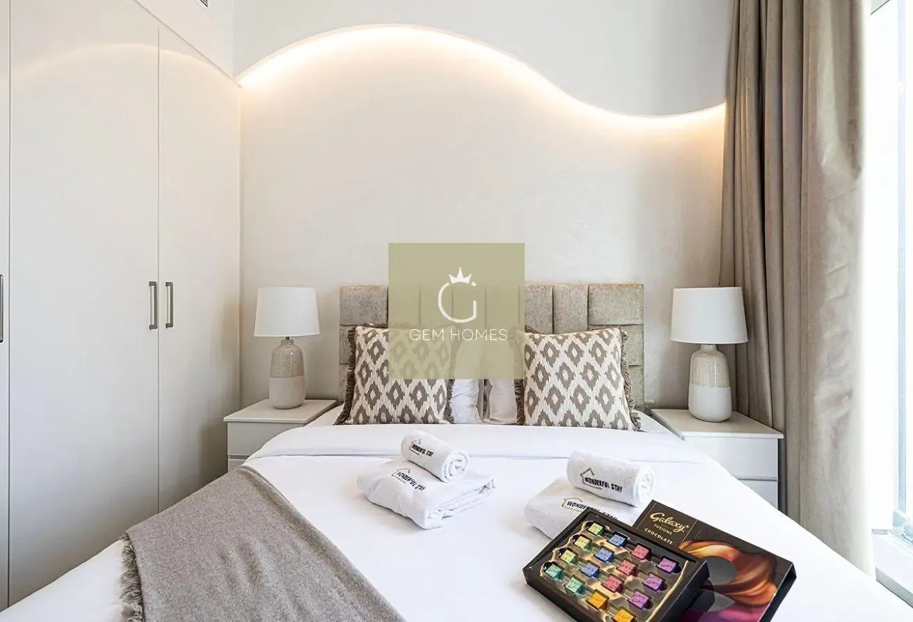 BURJ KHALIFA VIEWS ! | SPACIOUS | FULLY FURNISHED