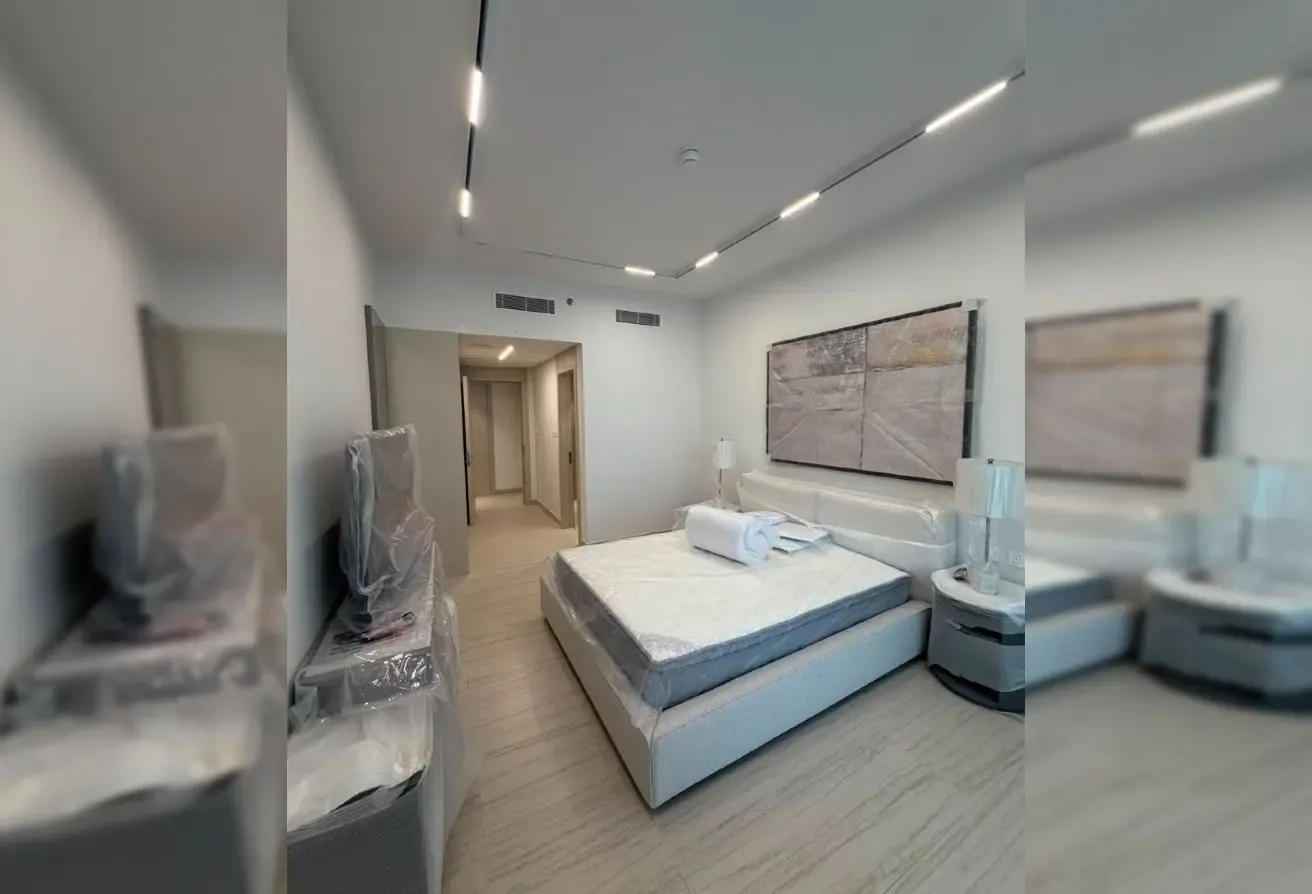 Furnished 2 BR Apartment with Landmark Views
