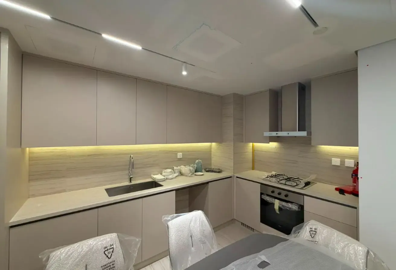 Furnished 2 BR Apartment with Landmark Views