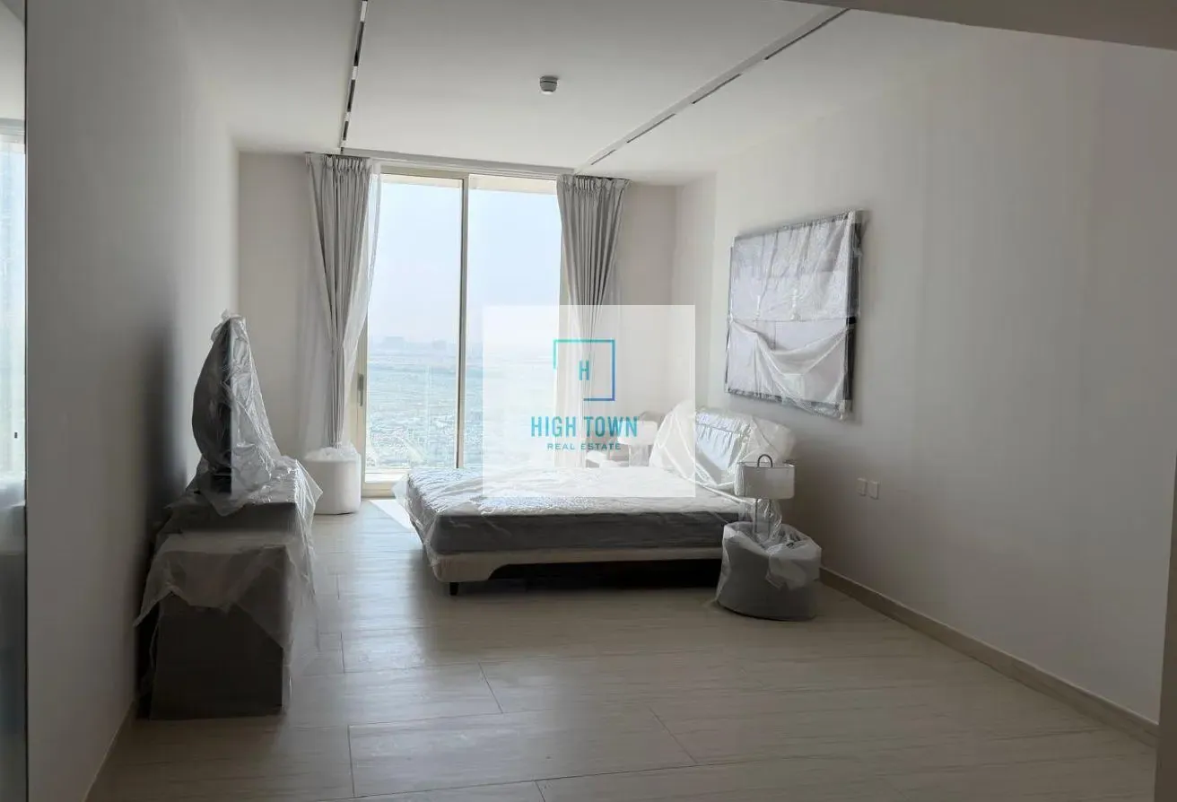 BRAND NEW! FULLY FURNISHED! TOP FLOOR! CITY VIEW