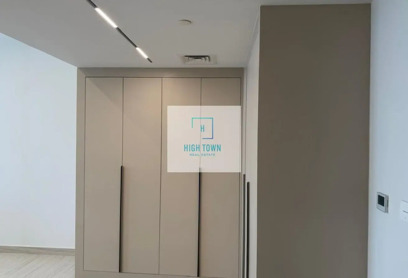 BRAND NEW! FULLY FURNISHED! TOP FLOOR! CITY VIEW