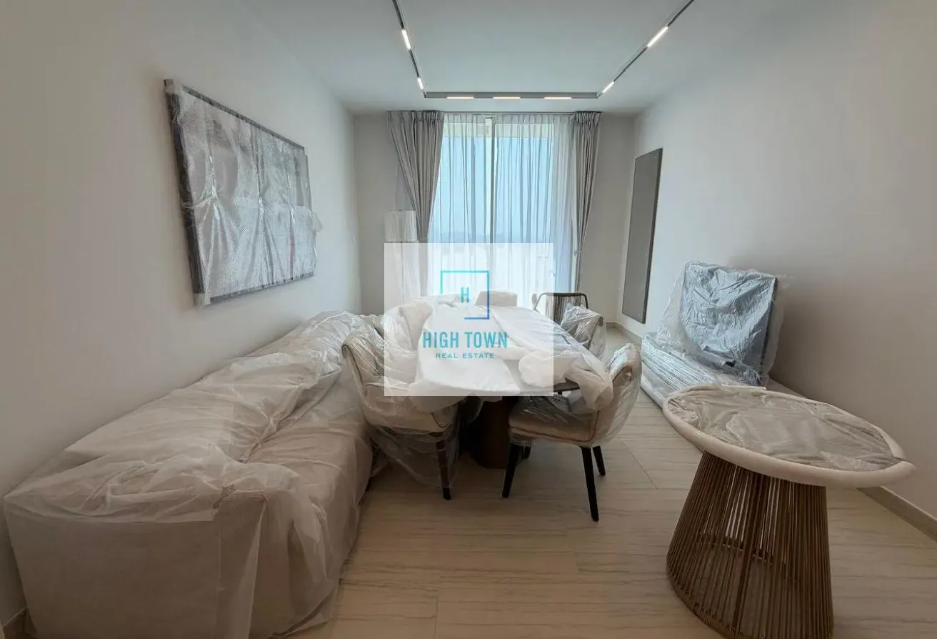 BRAND NEW! FULLY FURNISHED! TOP FLOOR! CITY VIEW