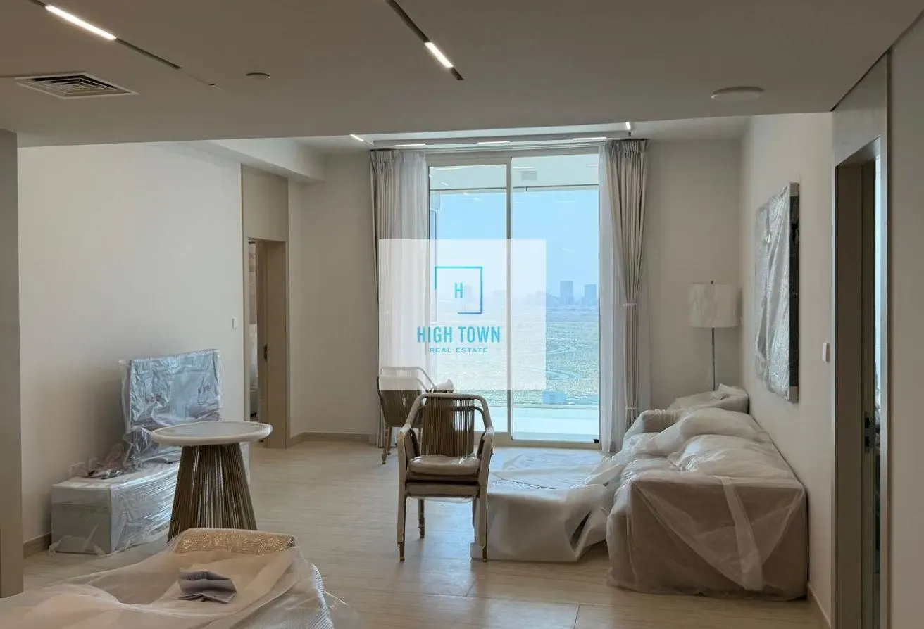 FULLY FURNISHED! TOP FLOOR! BRAND NEW