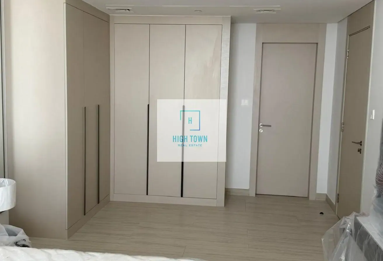 FULLY FURNISHED! TOP FLOOR! BRAND NEW