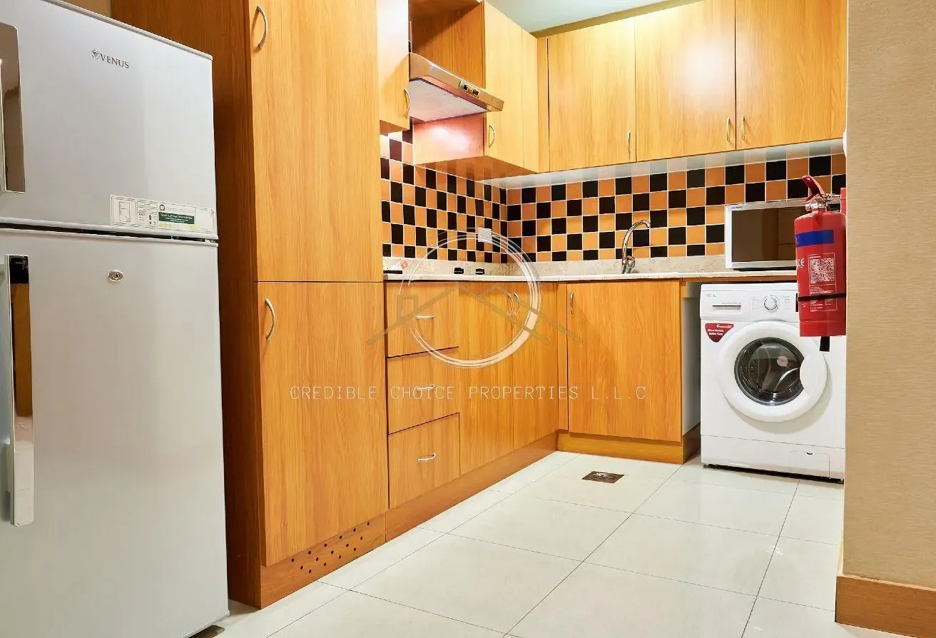 10,000 PER M O N T H  | NO COMMISSION | FURNISHED